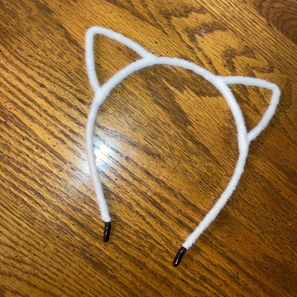 Cat Ear Fuzzy Kitty Headband  NWOT -White - Picture 3 of 3